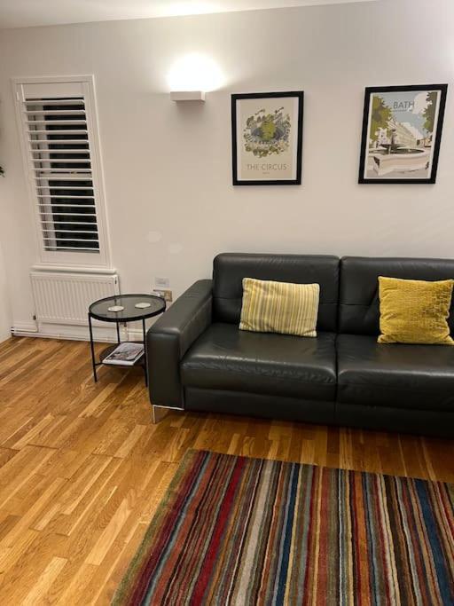 באת' ***Spotless, Bright 1 Double Bed Apartment*** מראה חיצוני תמונה
